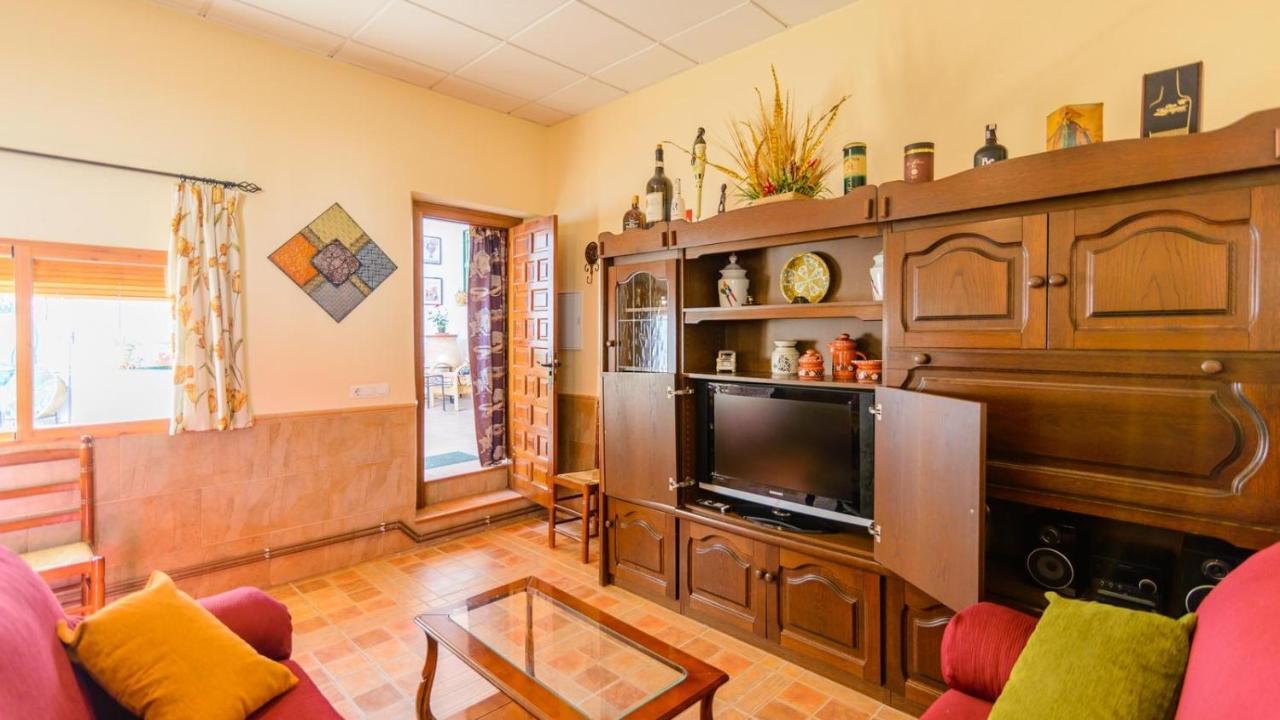 Vakantiehuis Vivienda Rural Pepe El Del Aceite Trasmulas By Ruralidays